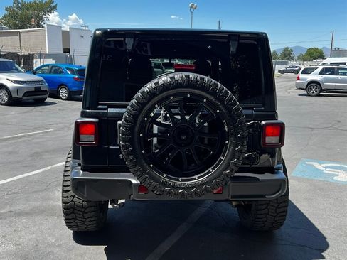 Used 2020 Jeep Wrangler Unlimited Sahara w/ Uconnect 4C Nav & Sound Group AWD/4WD image 6