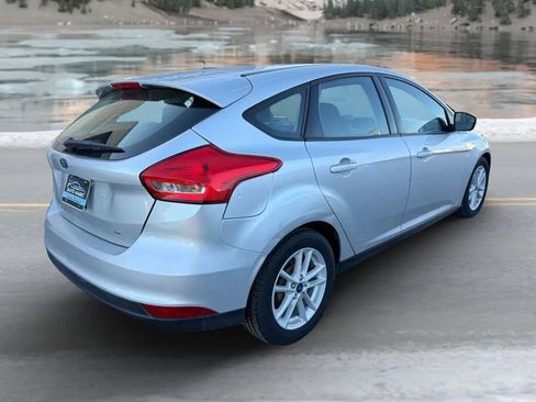 Used 2017 Ford Focus SE image 3