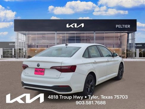 Used 2023 Volkswagen Jetta SE w/ Panoramic Sunroof Package FWD image 6
