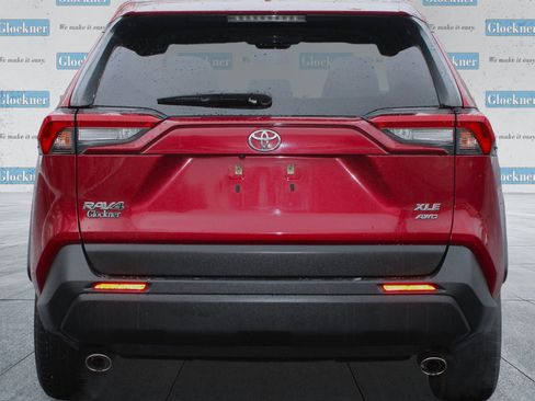 Used 2019 Toyota RAV4 XLE Premium image 7