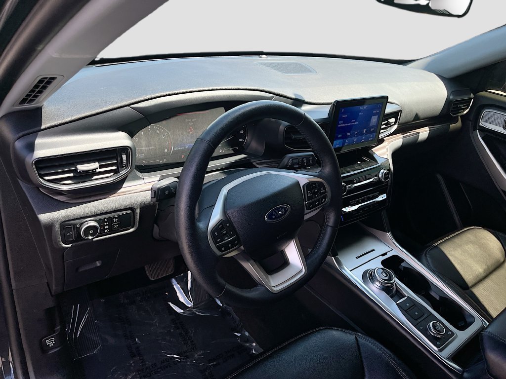 Used 2024 Ford Explorer Limited w/ Equipment Group 301A AWD/4WD image 9