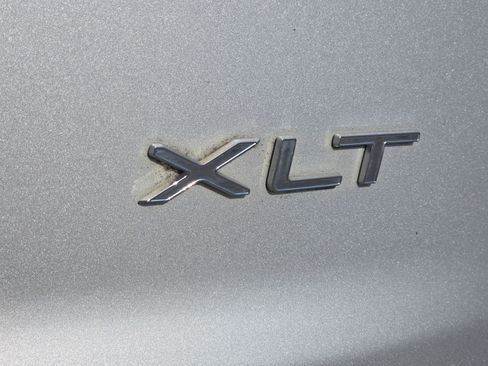 Used 2020 Ford Transit Connect XLT image 8