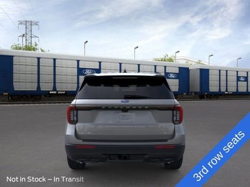 New 2026 Ford Explorer Active AWD/4WD image 5