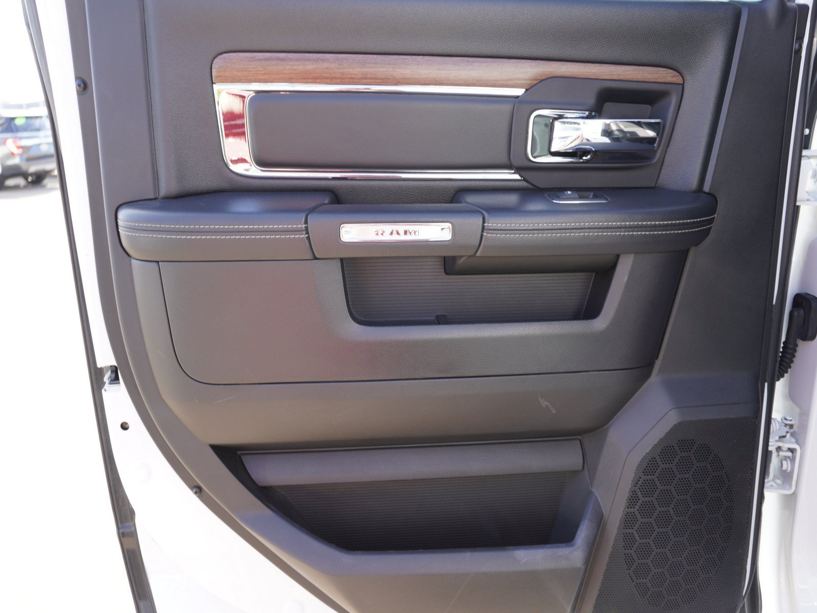 Used 2016 RAM 3500 Laramie AWD/4WD image 13