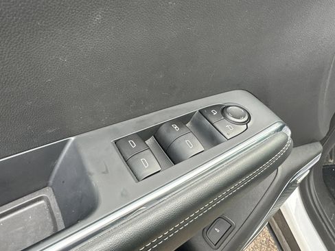 Used 2025 GMC Acadia Elevation AWD/4WD image 19