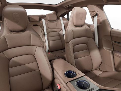 New 2026 Porsche Taycan 4S image 5