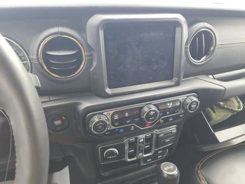 Used 2023 Jeep Wrangler Unlimited Sahara AWD/4WD image 6