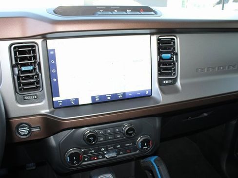 Used 2022 Ford Bronco Outer Banks image 6