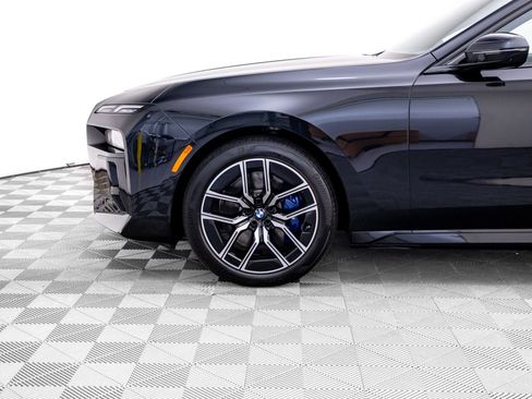 Certified 2024 BMW 760i xDrive w/ Luxury Rear Seating Package AWD/4WD image 38