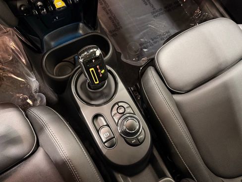 Certified 2024 MINI Cooper SE image 19