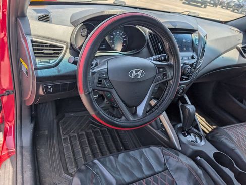 Used 2017 Hyundai Veloster Turbo FWD image 7
