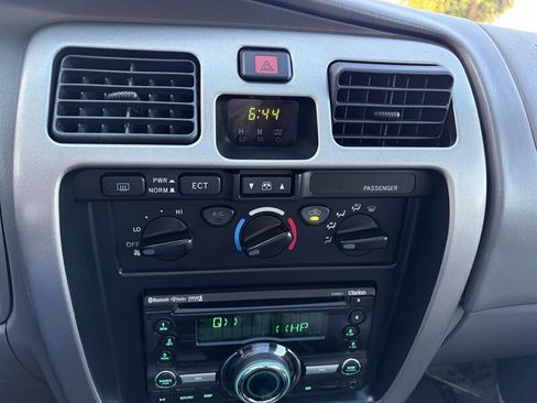 Used 2002 Toyota 4Runner SR5 RWD image 19