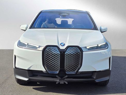 Used 2024 BMW iX xDrive50 w/ Convenience Package AWD/4WD image 8