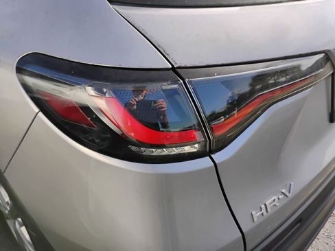 Used 2024 Honda HR-V LX image 10