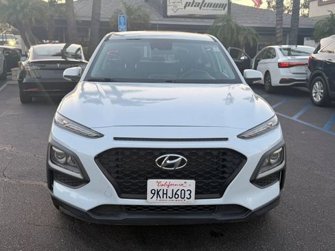 Used 2021 Hyundai Kona SE FWD image 2