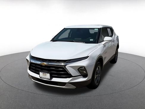 Used 2026 Chevrolet Blazer LT FWD image 5