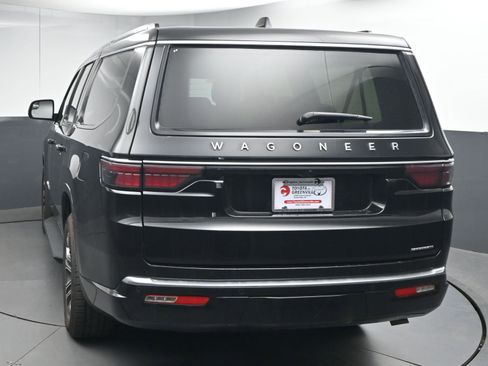 Used 2024 Jeep Wagoneer L Series II w/ Flexible Seating Group image 7