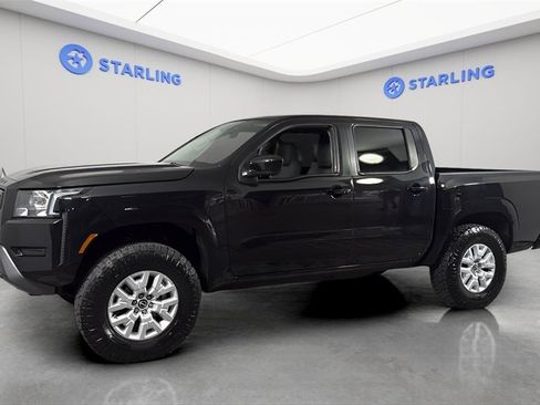 Used 2022 Nissan Frontier SV image 2