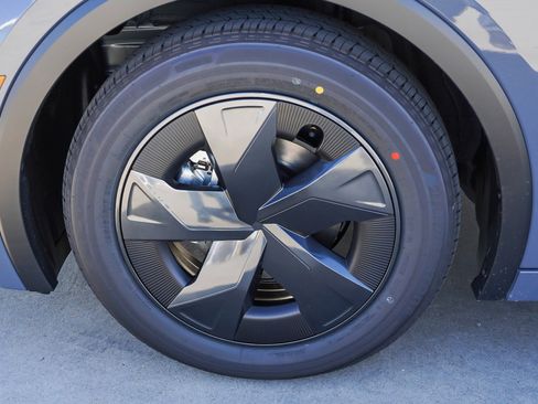 New 2026 Toyota Prius LE image 12