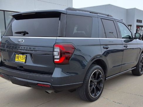 Used 2022 Ford Expedition Limited image 8