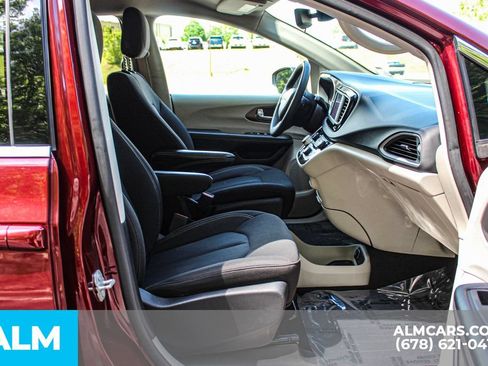 Used 2023 Chrysler Voyager LX FWD image 22
