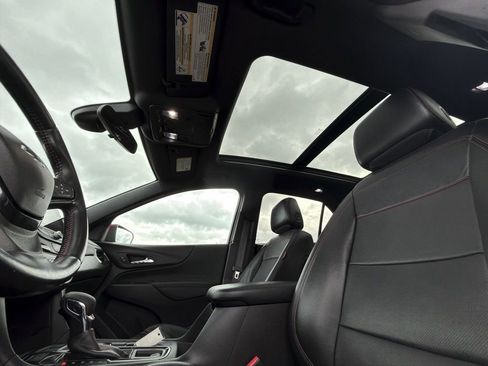 Used 2022 Chevrolet Equinox RS w/ RS Leather Package image 17