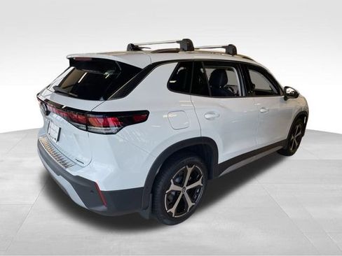 New 2025 Volkswagen Tiguan SE image 7