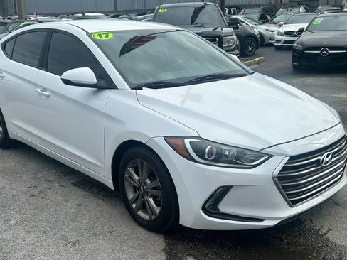 Used 2017 Hyundai Elantra SE w/ SE A/T Tech Package 03 image 4