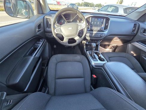 Used 2022 Chevrolet Colorado LT w/ Safety Package image 7