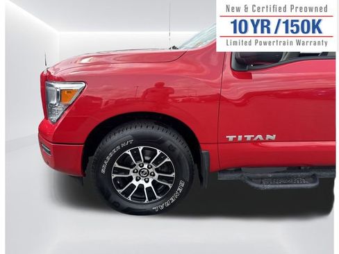Used 2021 Nissan Titan SV w/ SV Convenience Package image 11