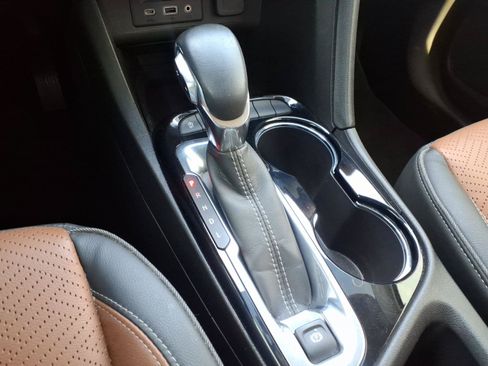 Used 2021 Buick Encore GX Essence w/ Advanced Technology Package FWD image 37