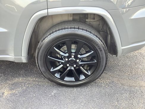 Certified 2021 Jeep Grand Cherokee Laredo X image 7