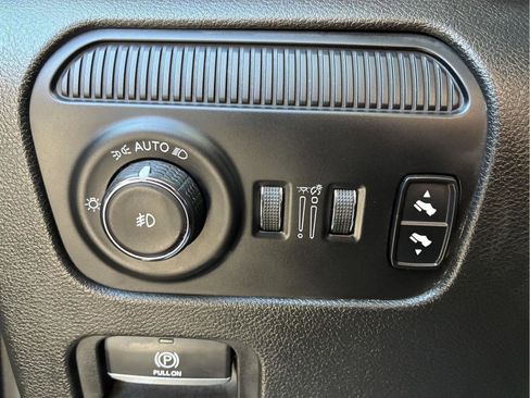 Used 2022 Jeep Wagoneer Series III w/ Flexible Seating Group AWD/4WD image 26