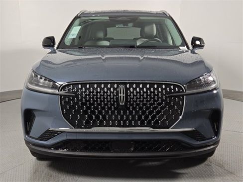 New 2026 Lincoln Aviator 2WD image 10