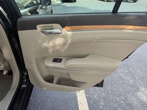 Used 2012 Chrysler 300 Limited w/ Luxury Group RWD image 29
