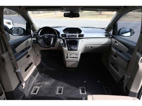 Used 2016 Honda Odyssey Touring Elite image 21