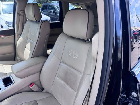 Used 2013 Jeep Grand Cherokee Overland RWD image 23