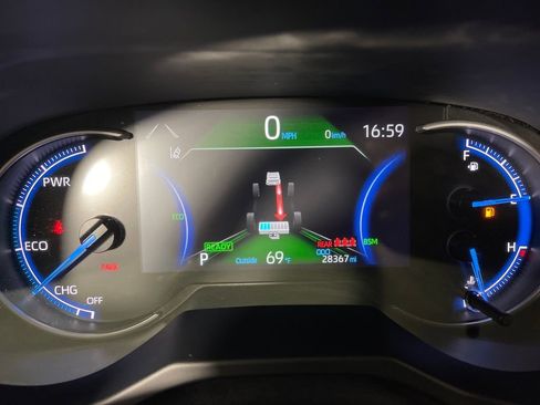 Used 2024 Toyota RAV4 XLE image 18