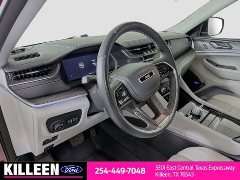 Used 2022 Jeep Grand Cherokee L Overland w/ Luxury Tech Group IV AWD/4WD image 10