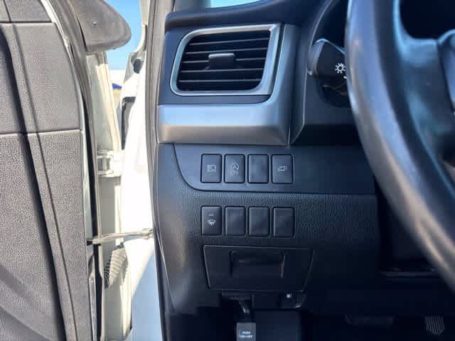 Used 2019 Toyota Highlander XLE FWD image 10