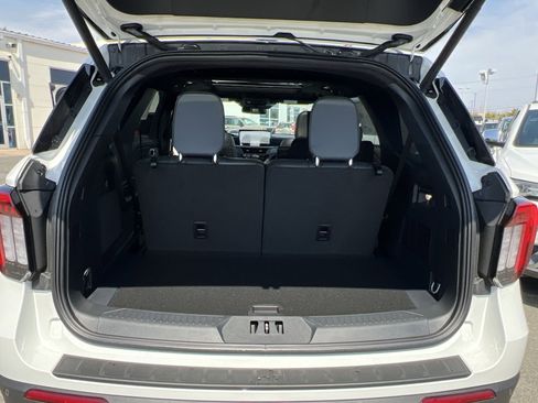 New 2026 Ford Explorer ST image 27