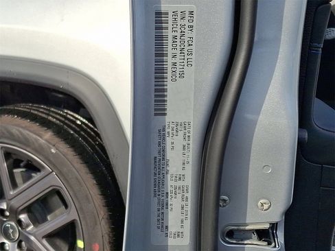 New 2026 Jeep Compass Limited image 10