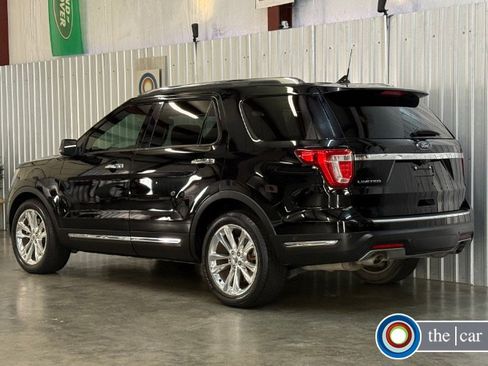 Used 2018 Ford Explorer Limited w/ Equipment Group 301A FWD image 3