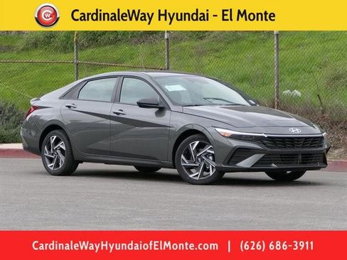 New 2025 Hyundai Elantra SEL image 1