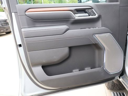 New 2026 GMC Sierra 3500 Denali w/ Denali Reserve Package AWD/4WD image 12
