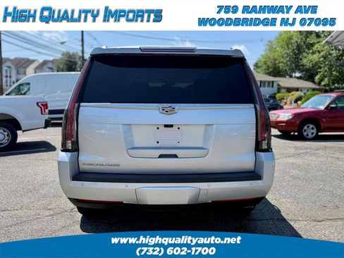 Used 2018 Cadillac Escalade Luxury AWD/4WD image 6