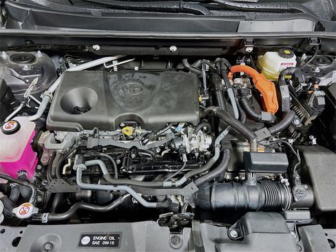 Used 2024 Toyota RAV4 Limited image 27