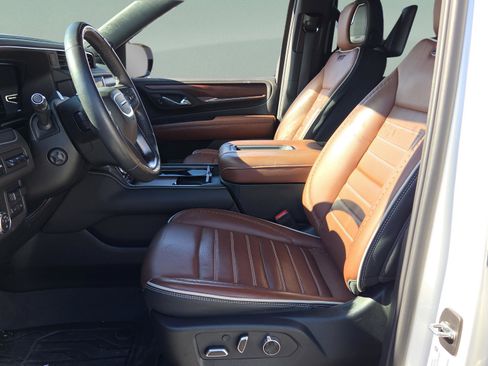 Used 2024 GMC Yukon Denali Ultimate image 10