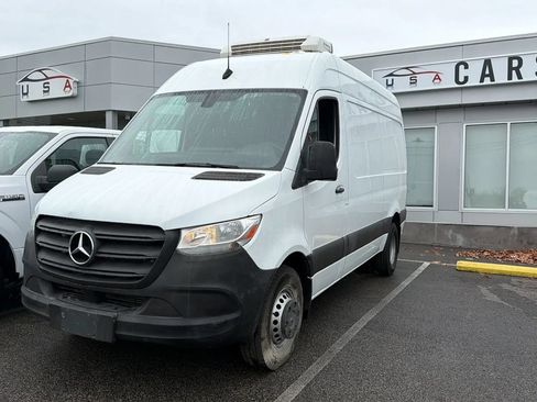 Used 2019 Mercedes-Benz Sprinter 144 image 3