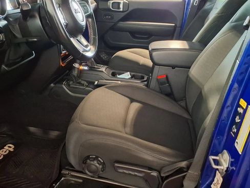 Used 2020 Jeep Wrangler Unlimited Sahara AWD/4WD image 17